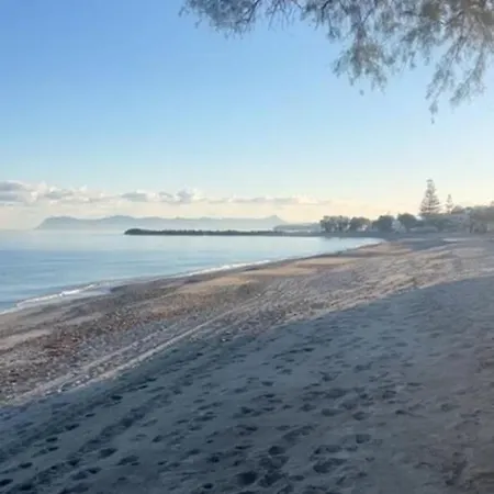 Nadra Beachfront Сasa de vacaciones Platanés